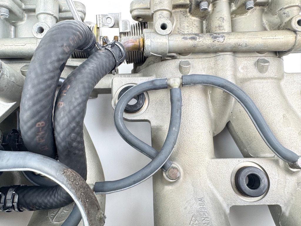 2004 Yamaha 115 HP 4 Stroke Intake Manifold & Throttle Body 68V-14200-03-00 Tested