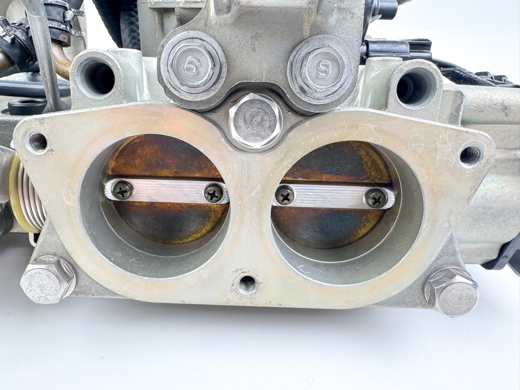 2004 Yamaha 115 HP 4 Stroke Intake Manifold & Throttle Body 68V-14200-03-00 Tested