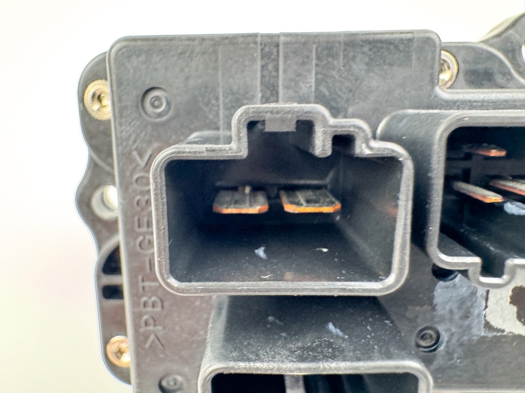 2008 Yamaha 150 HP 4 Stroke Outboard Fuse Box 63P-82170-00-00 OEM