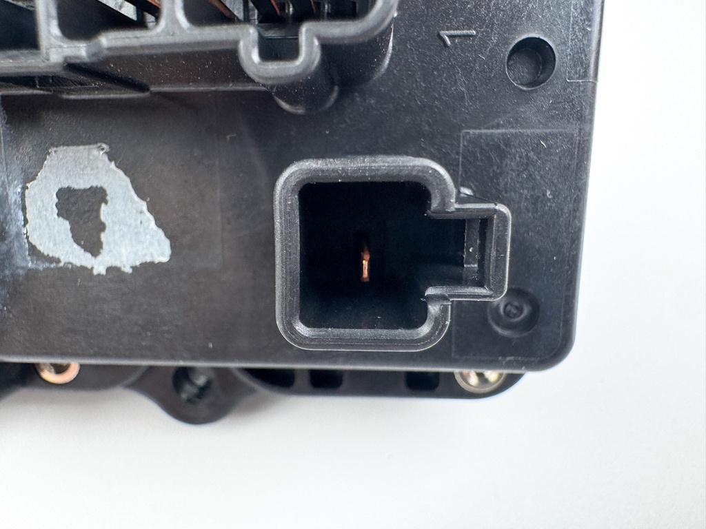 2008 Yamaha 150 HP 4 Stroke Outboard Fuse Box 63P-82170-00-00 OEM