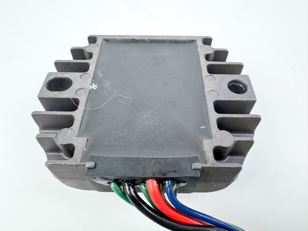 2003 Yamaha 50 HP 4 Stroke Outboard Rectifier & Regulator 64J-81960-00-00 OEM