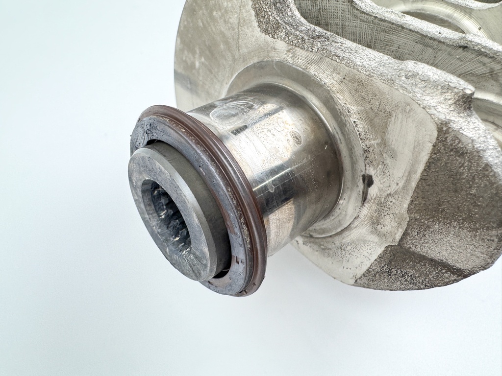 2003 Yamaha 50 HP 4 Stroke Outboard Crankshaft 69W-11411-00-00 OEM