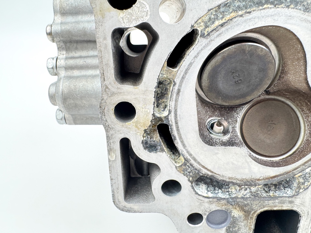 2003 Yamaha 50 HP 4 Stroke Outboard Cylinder Head 64J-W009A-01-1S OEM