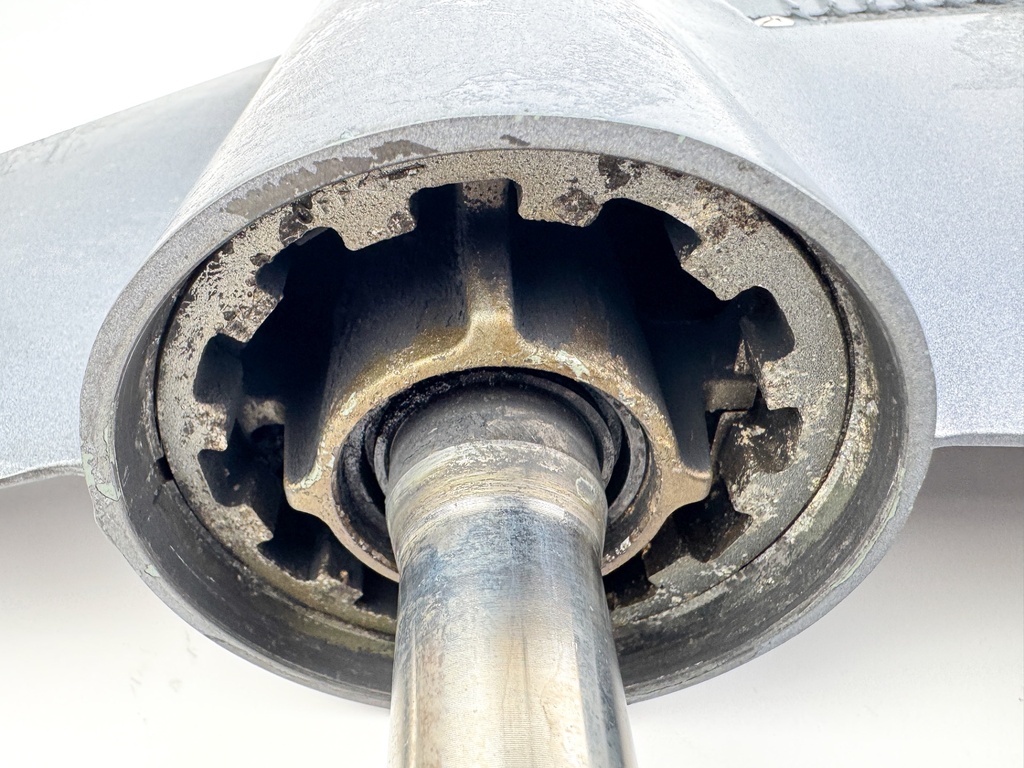 2000-2015 Yamaha 115HP 4 Stroke Outboard 20" Lower Unit 68V-45300-12-8D