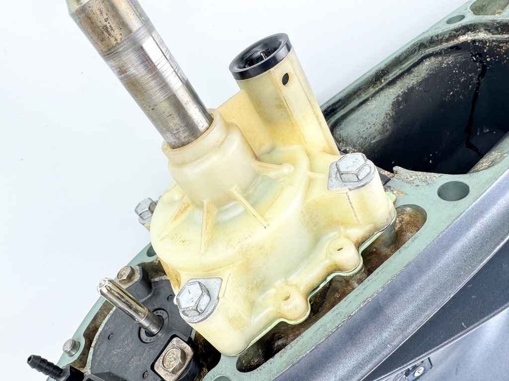 2000-2015 Yamaha 115HP 4 Stroke Outboard 20" Lower Unit 68V-45300-12-8D