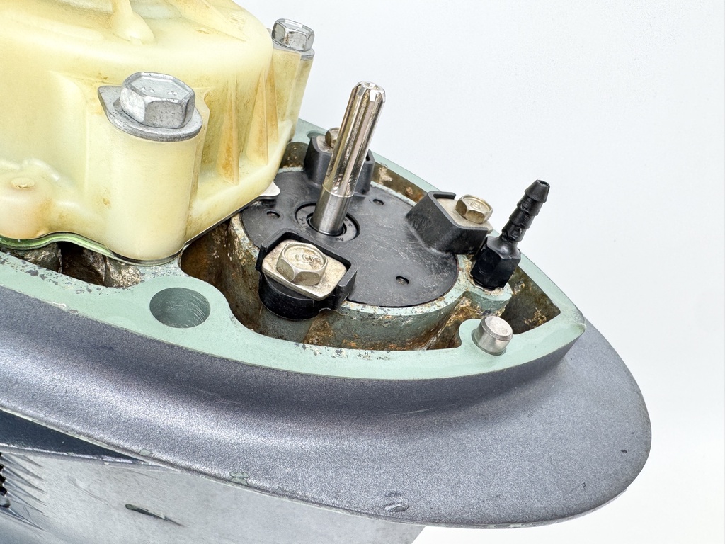 2000-2015 Yamaha 115HP 4 Stroke Outboard 20" Lower Unit 68V-45300-12-8D