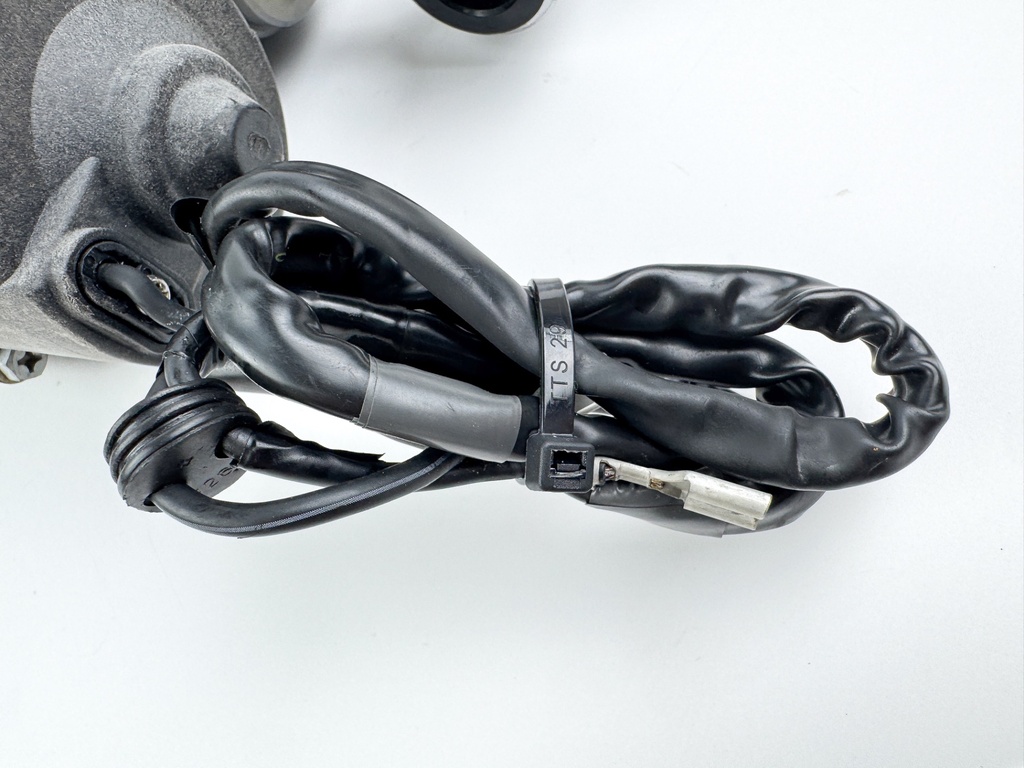 2004 - 2011 Suzuki 200 225 250 Outboard Power Trim & Tilt Unit 48500-93J05