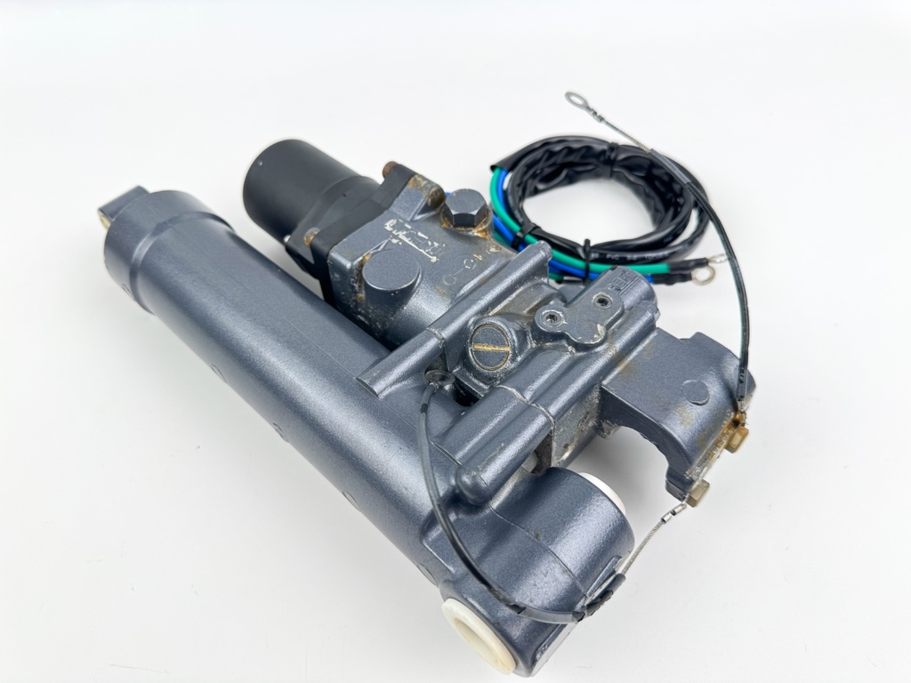 Yamaha F 25 30 40 HP 4 Stroke Outboard Power Trim Tilt Unit 67C-43800-13-8D