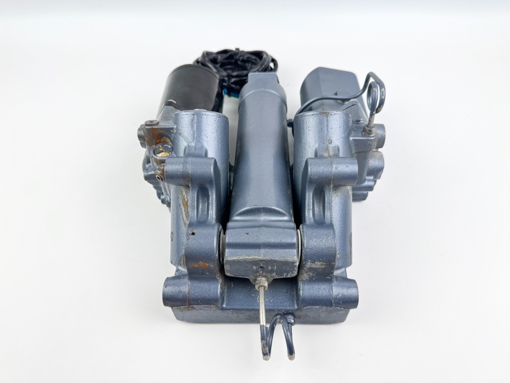 1988 Yamaha 130 HP 2 Stroke Outboard Power Trim Tilt Unit 6G5-43800-02-EK OEM