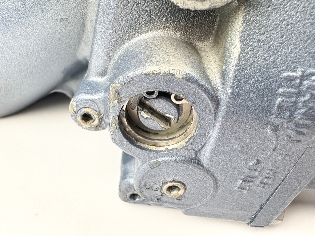 1988 Yamaha 130 HP 2 Stroke Outboard Power Trim Tilt Unit 6G5-43800-02-EK OEM