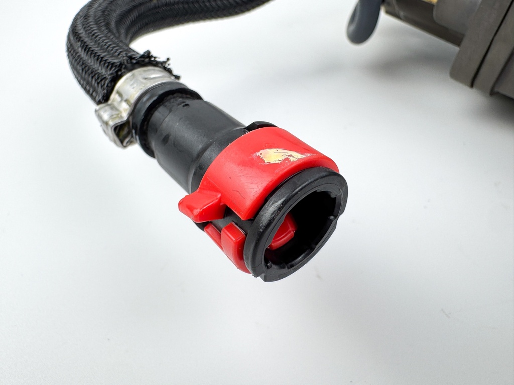 2014 Yamaha 60 HP 4 Stroke Outboard VST Float Chamber Assembly 6C5-14180-23-00 OEM