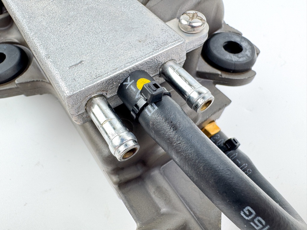 2014 Yamaha 60 HP 4 Stroke Outboard VST Float Chamber Assembly 6C5-14180-23-00 OEM