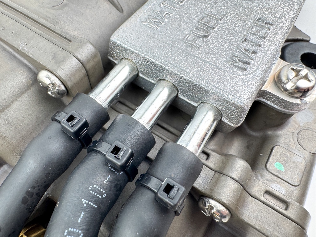 2014 Yamaha 60 HP 4 Stroke Outboard VST Float Chamber Assembly 6C5-14180-23-00 OEM