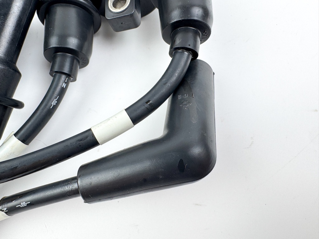 2014 Yamaha 60 HP 4 Stroke Outboard Ignition Coil Set 63P-82310-01-00 OEM