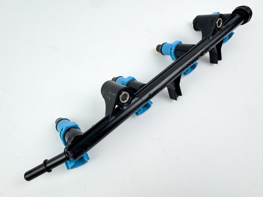 2014 Yamaha 60 HP 4 Stroke Outboard Fuel Injector Set W/ Rail 6C5-13761-00-00 OEM