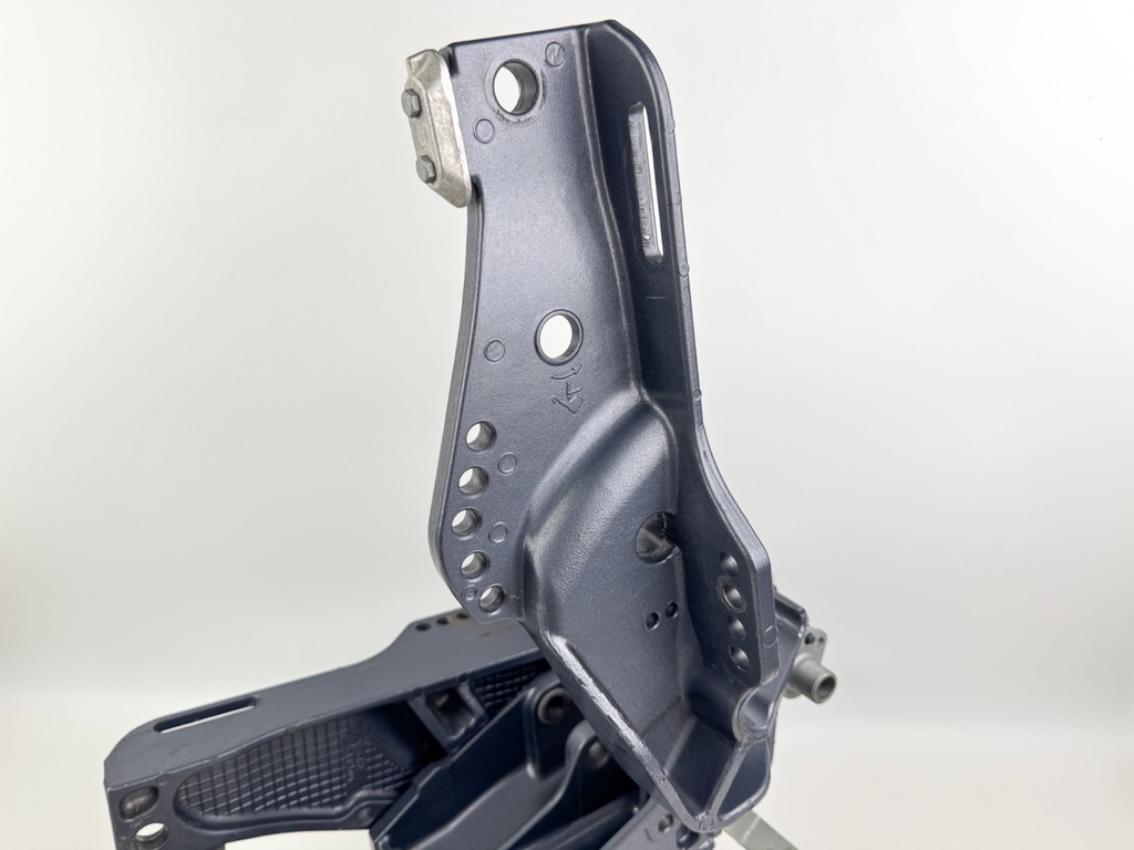 2014 Yamaha 60 HP 4 Stroke Outboard Swivel Bracket 69W-42510-01-8D OEM