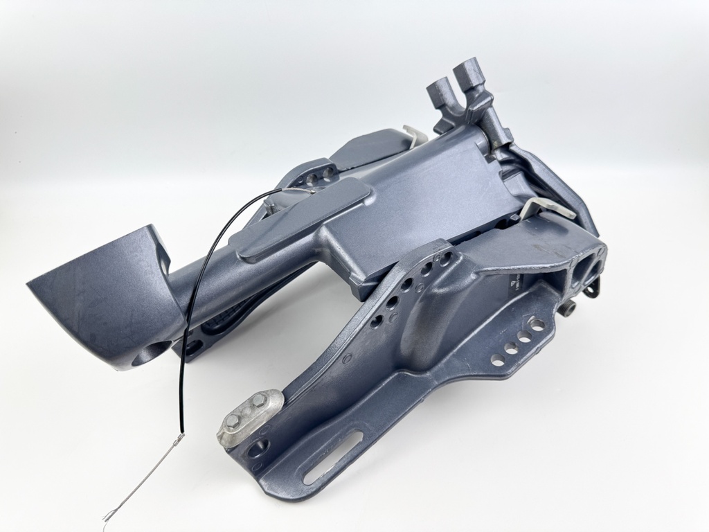 2014 Yamaha 60 HP 4 Stroke Outboard Swivel Bracket 69W-42510-01-8D OEM