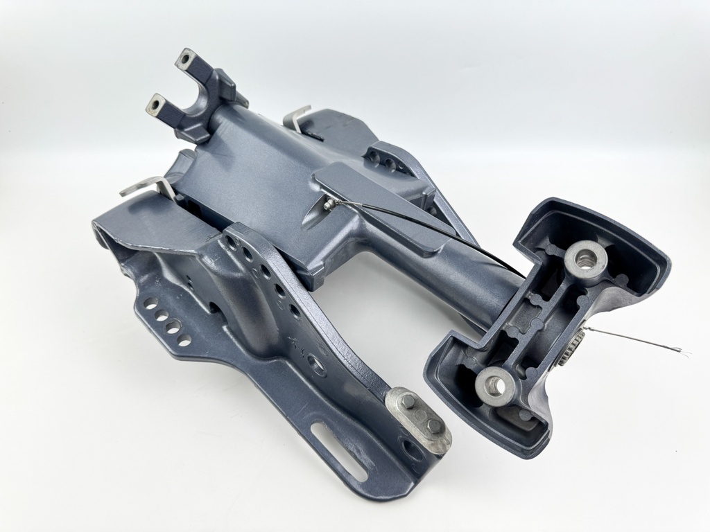 2014 Yamaha 60 HP 4 Stroke Outboard Swivel Bracket 69W-42510-01-8D OEM