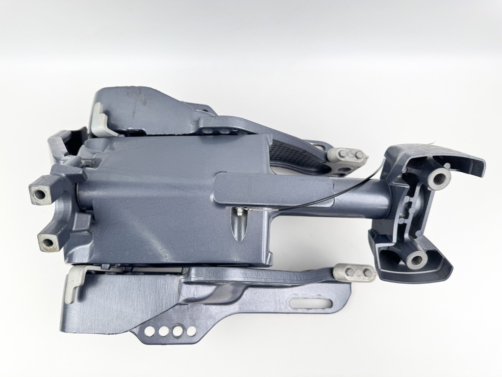 2014 Yamaha 60 HP 4 Stroke Outboard Swivel Bracket 69W-42510-01-8D OEM