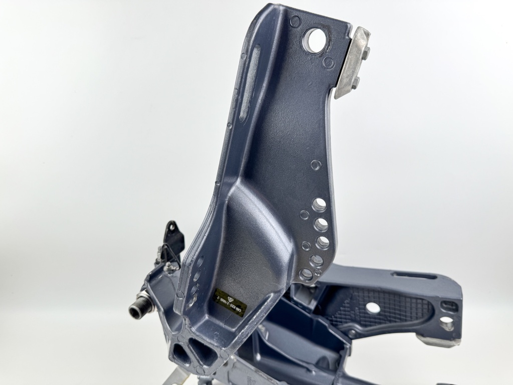 2014 Yamaha 60 HP 4 Stroke Outboard Swivel Bracket 69W-42510-01-8D OEM