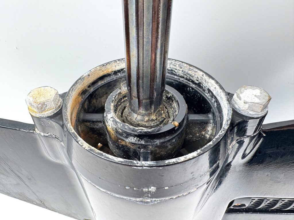 2022 Mercury 25 HP 4 Stroke Outboard Lower Unit Gear Case 8M0187032 OEM