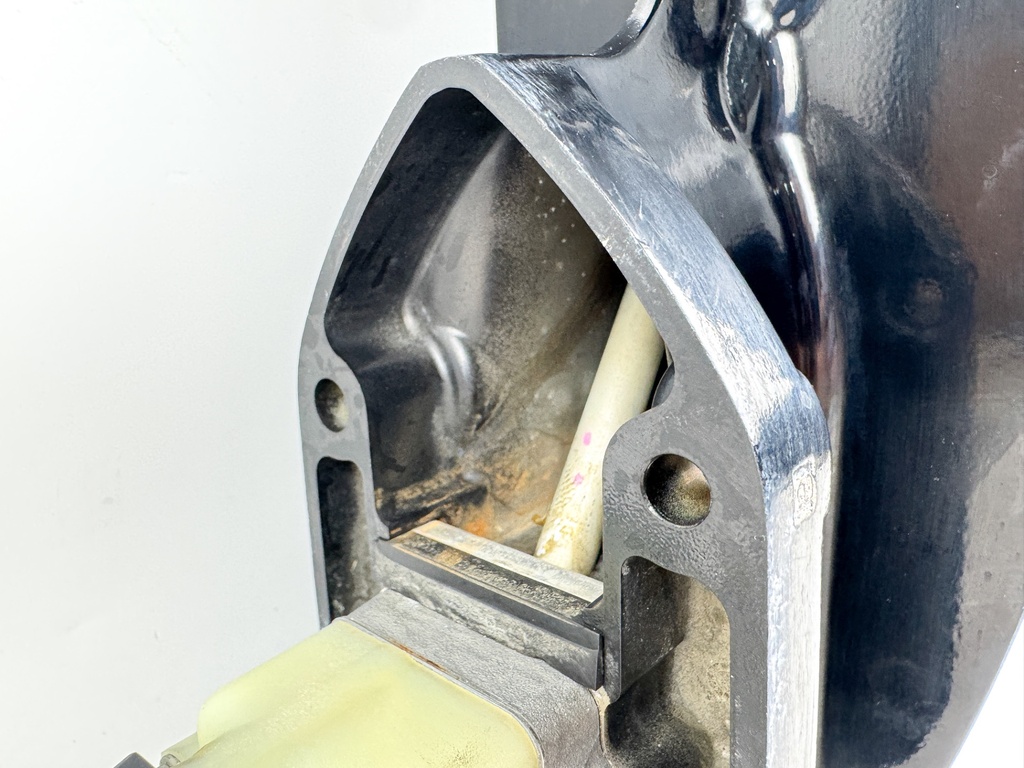 2022 Mercury 25 HP 4 Stroke Outboard Lower Unit Gear Case 8M0187032 OEM