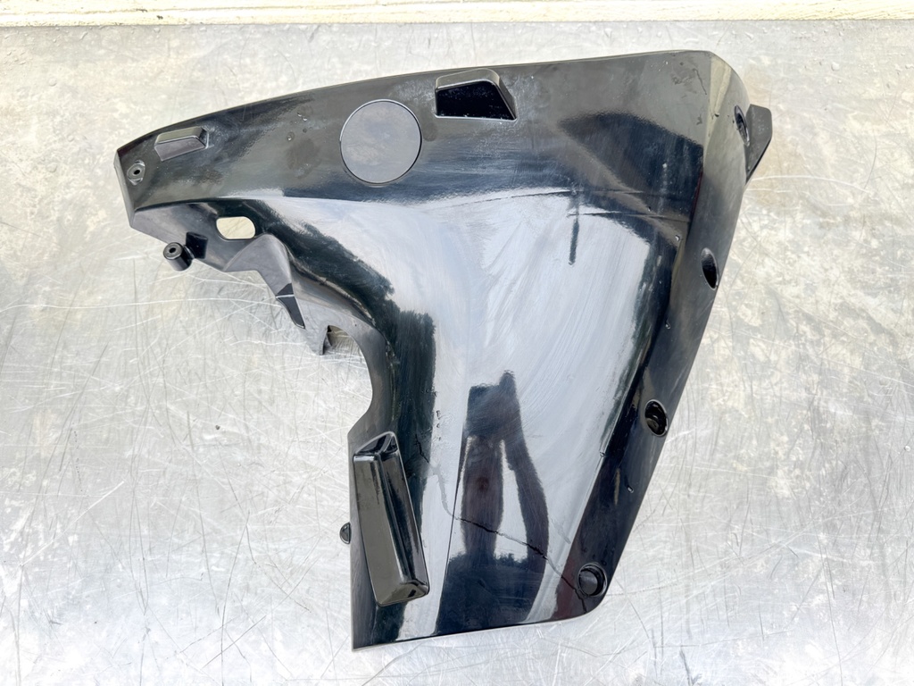 2022 Mercury 25 HP 4 Stroke Outboard Lower Apron Set 8M0189787 OEM