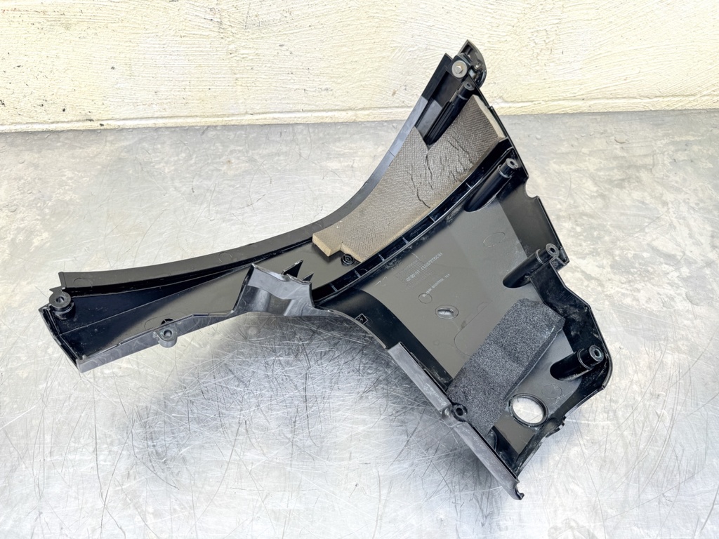 2022 Mercury 25 HP 4 Stroke Outboard Lower Apron Set 8M0189787 OEM