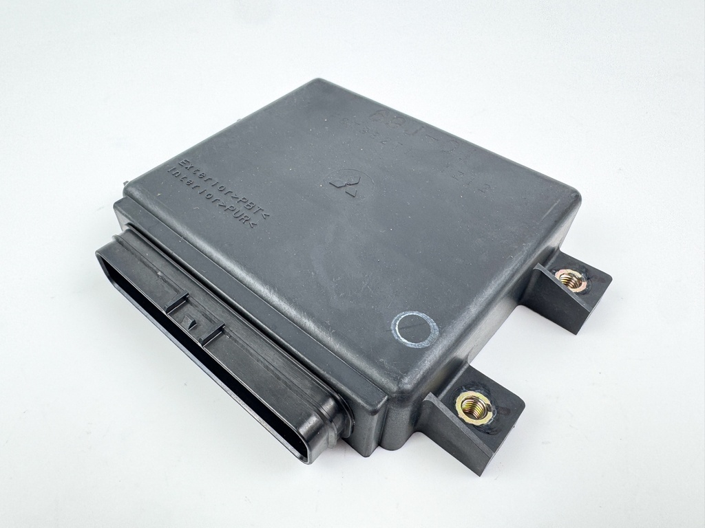 2002 Yamaha 225 HP 4 Stroke Outboard Engine Control Unit ECU 69J-8591A-01-00 OEM