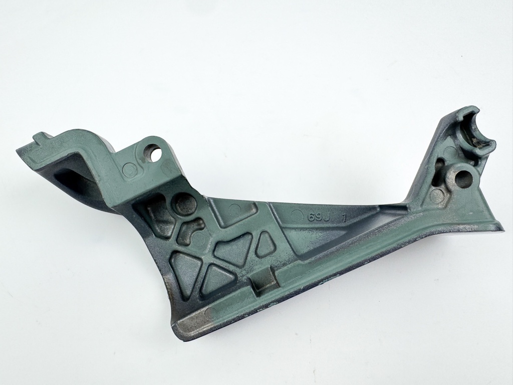 2002 Yamaha 225 HP 4 Stroke Outboard Cable Cover Plate 69J-42738-00-5B OEM