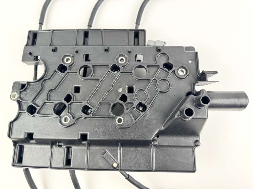 2002 Yamaha 225 HP 4 Stroke Outboard Ignition Coil Set W/ Plate 69J-82310-00-00 OEM