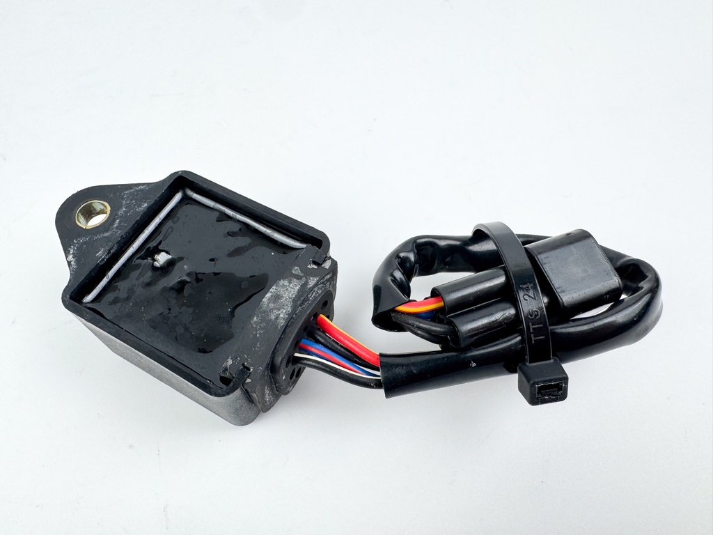 2002 Yamaha 225 HP 4 Stroke Outboard Drive Unit Assembly 69J-86550-00-00 OEM