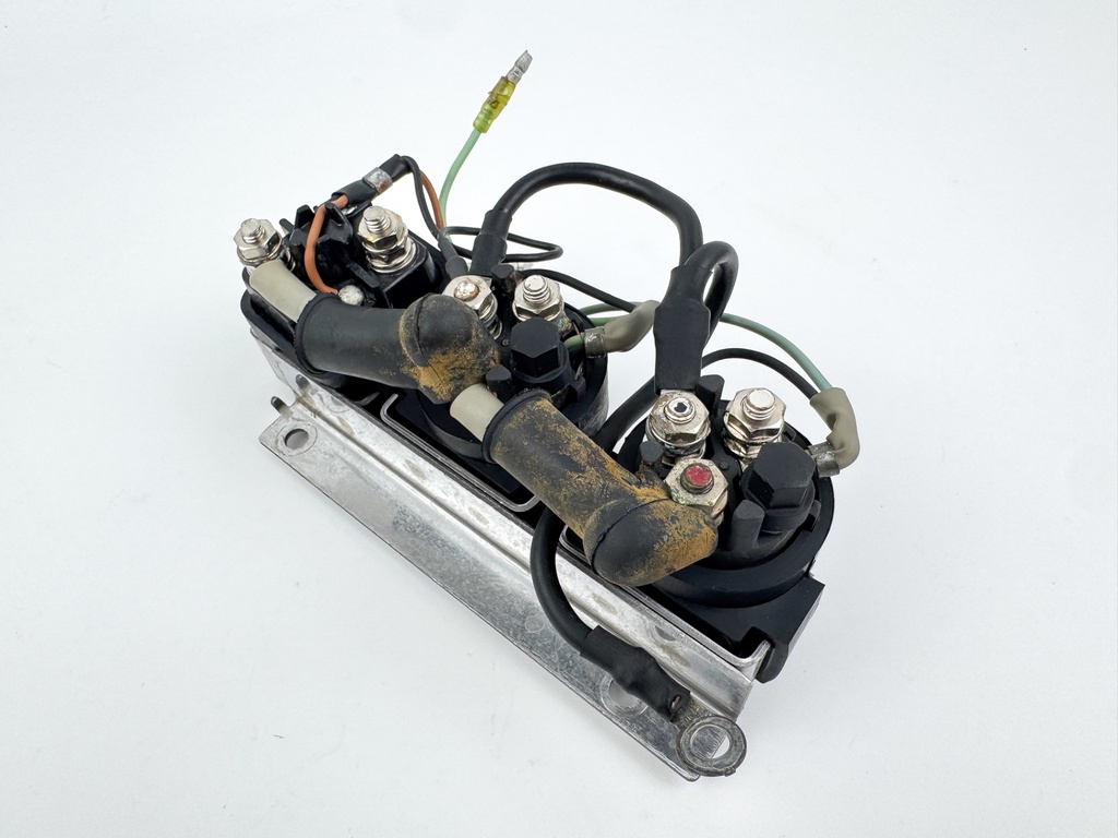 1999 Yamaha 200 HP 2 Stroke Outboard Starter Trim Tilt Relay 6E5-8195A-00-00 OEM