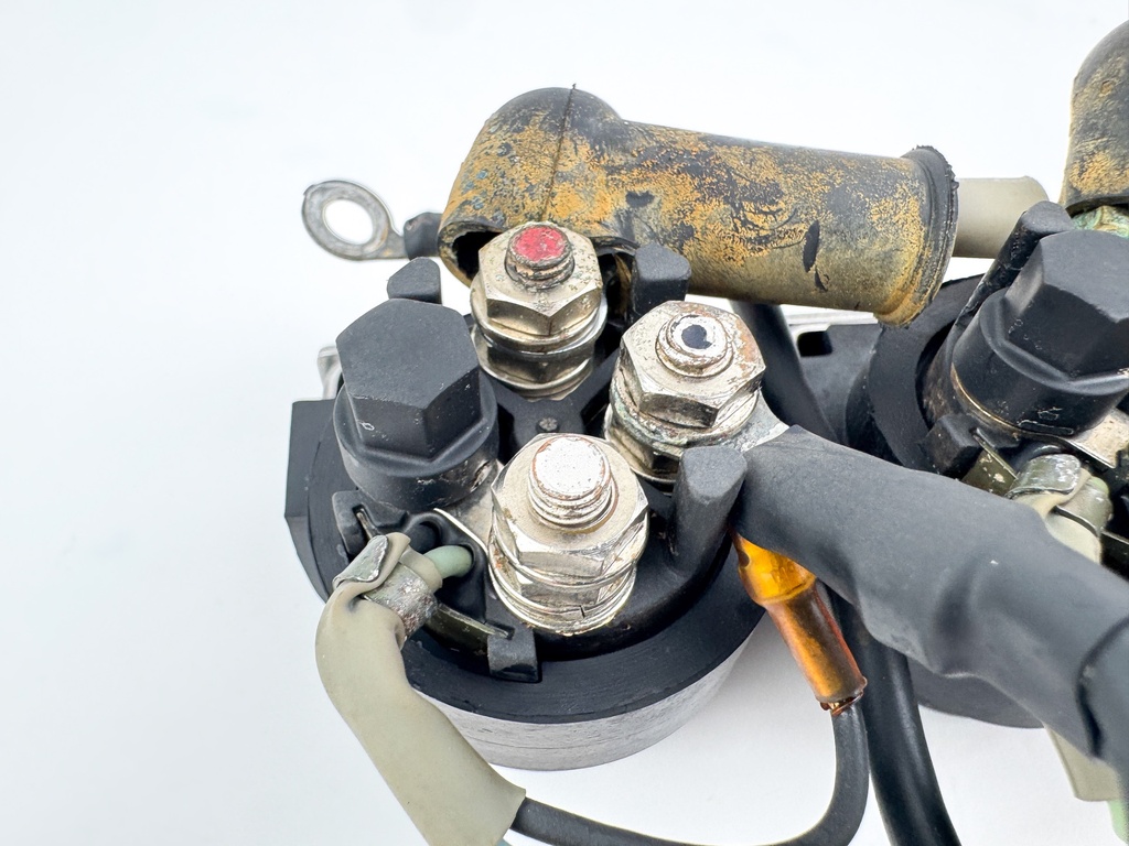 1999 Yamaha 200 HP 2 Stroke Outboard Starter Trim Tilt Relay 6E5-8195A-00-00 OEM