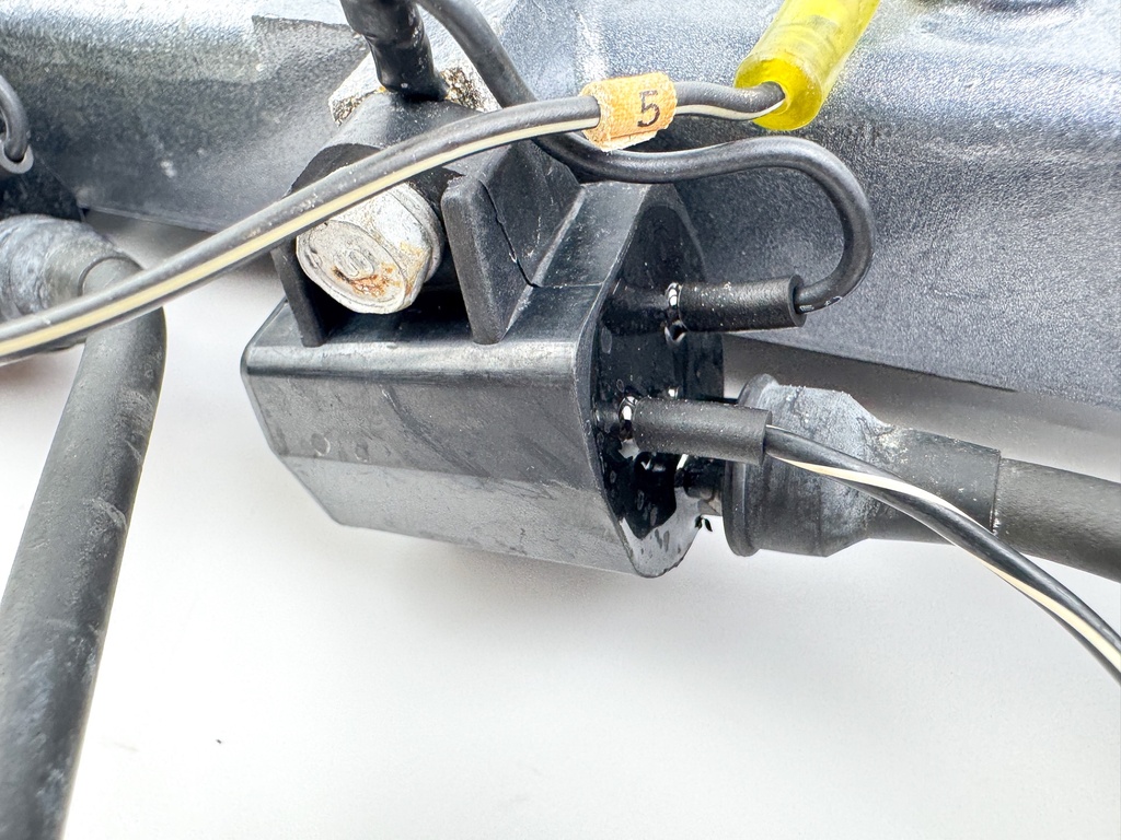 1999 Yamaha 200 HP 2 Stroke Outboard C.D.I CDI Assembly 64D-85540-01-00 Tested