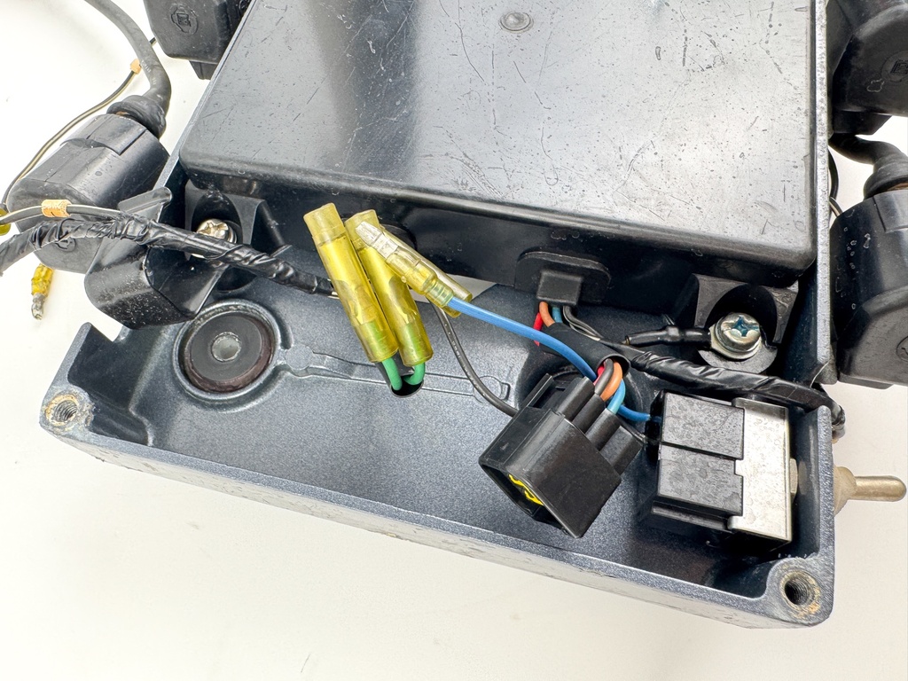 1999 Yamaha 200 HP 2 Stroke Outboard C.D.I CDI Assembly 64D-85540-01-00 Tested