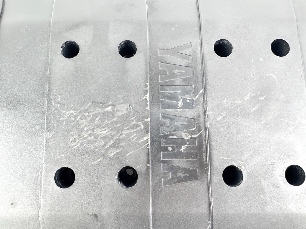 1999 Yamaha 200 HP 2 Stroke Outboard Intake Air Silencer Assembly 64D-14440-00-00 OEM