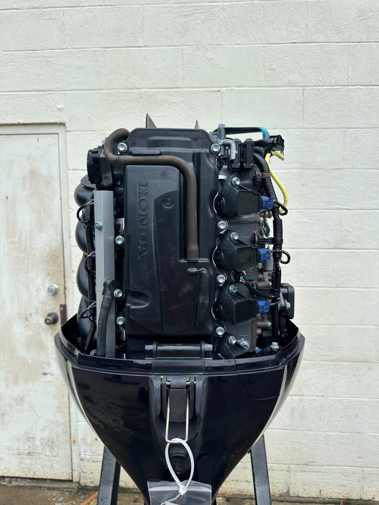 2017 Honda / Tohatsu 90HP 4 Stroke Outboard Engine W/ 20" Shaft 74 Hours