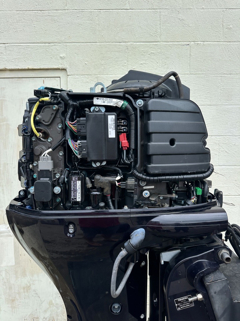 2017 Honda / Tohatsu 90HP 4 Stroke Outboard Engine W/ 20" Shaft 74 Hours