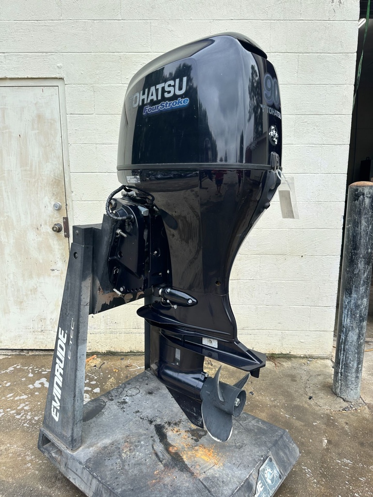 2017 Honda / Tohatsu 90HP 4 Stroke Outboard Engine W/ 20" Shaft 74 Hours