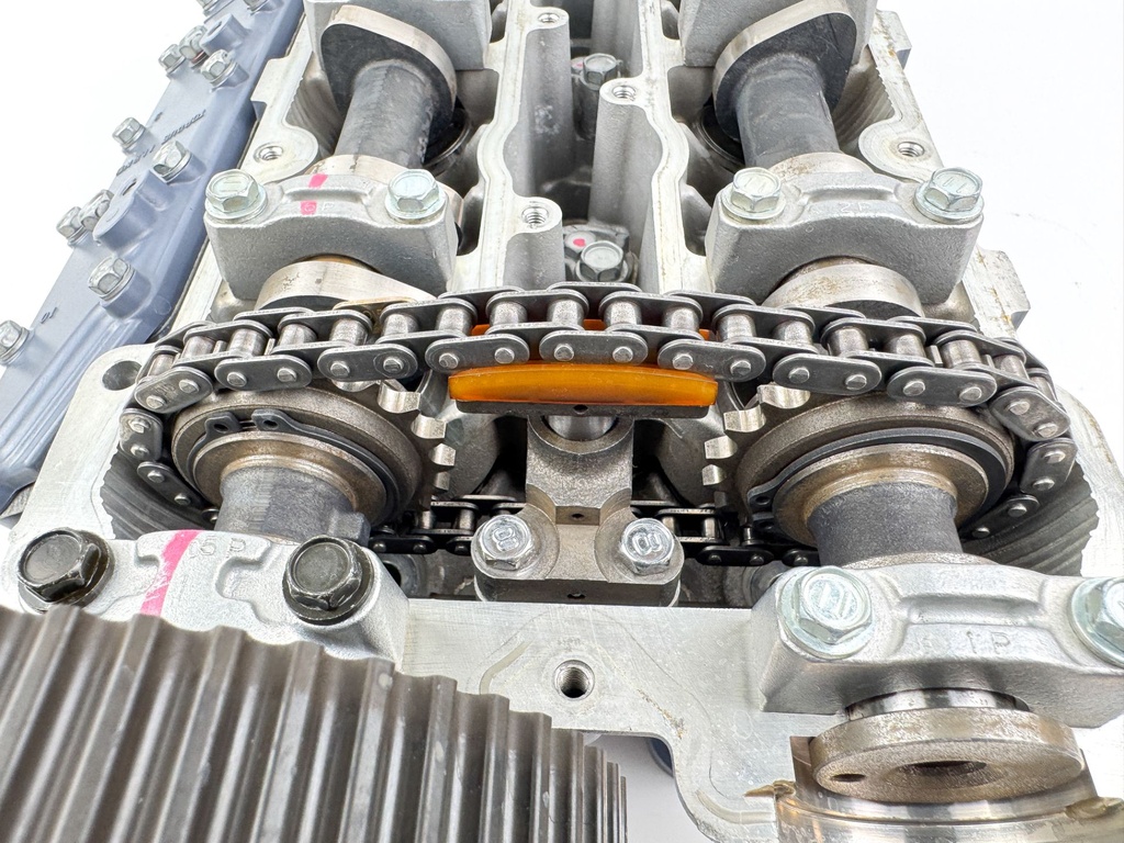 2002 Yamaha 225 HP 4 Stroke Outboard Port Cylinder Head 69J-W009C-01-1S OEM