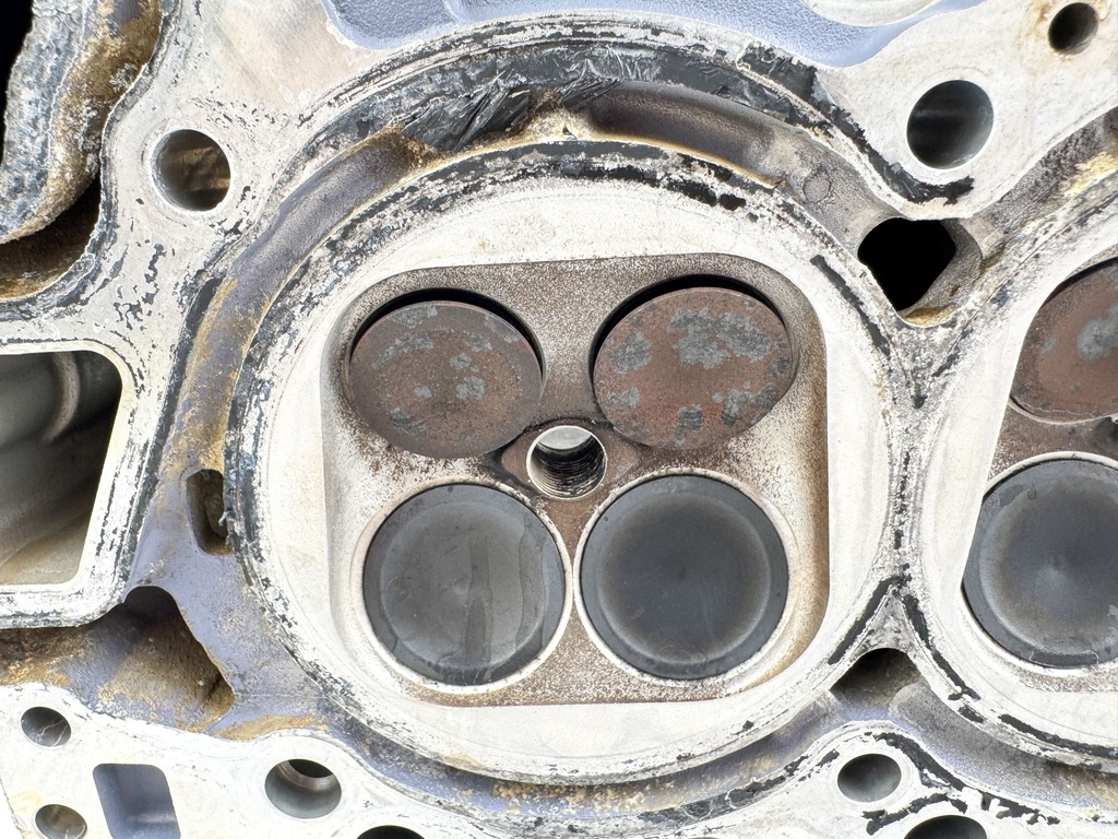 2002 Yamaha 225 HP 4 Stroke Outboard Port Cylinder Head 69J-W009C-01-1S OEM