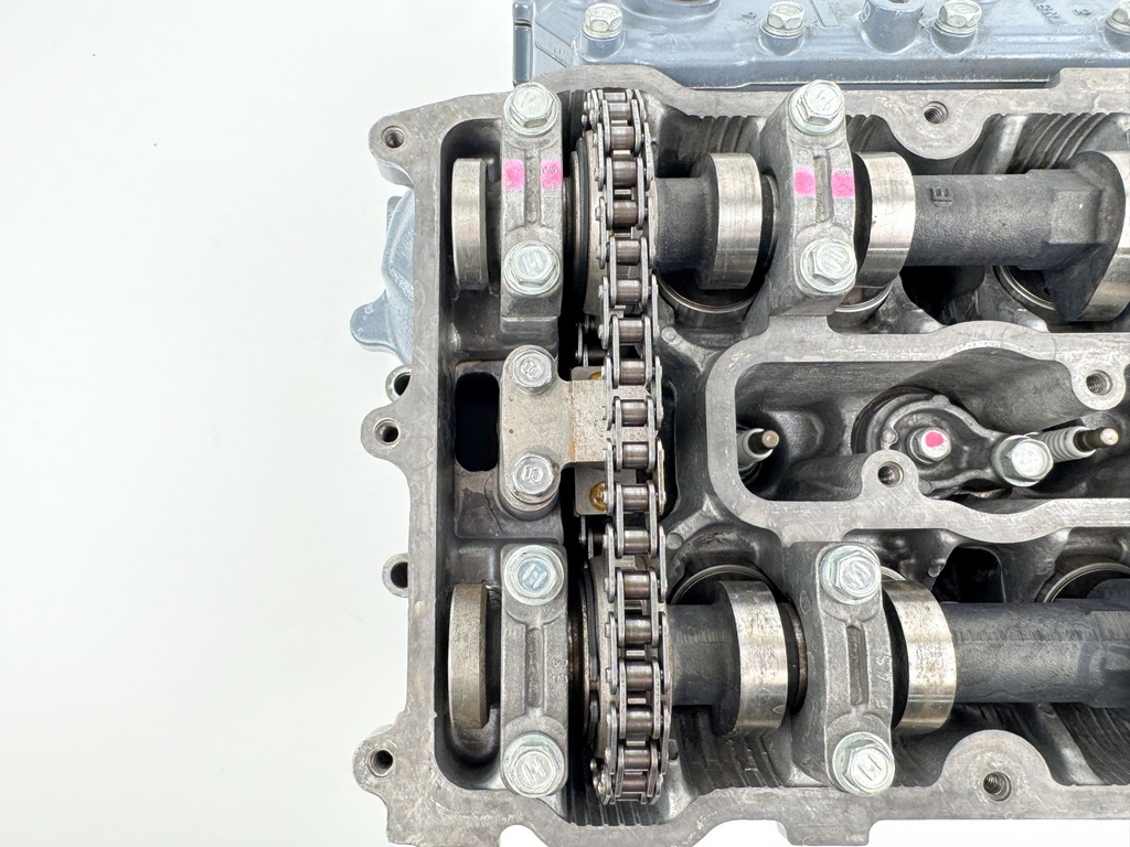 2002 Yamaha 225 HP 4 Stroke Outboard Starboard Cylinder Head 69J-W009A-01-1S OEM