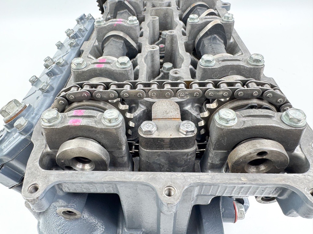 2002 Yamaha 225 HP 4 Stroke Outboard Starboard Cylinder Head 69J-W009A-01-1S OEM