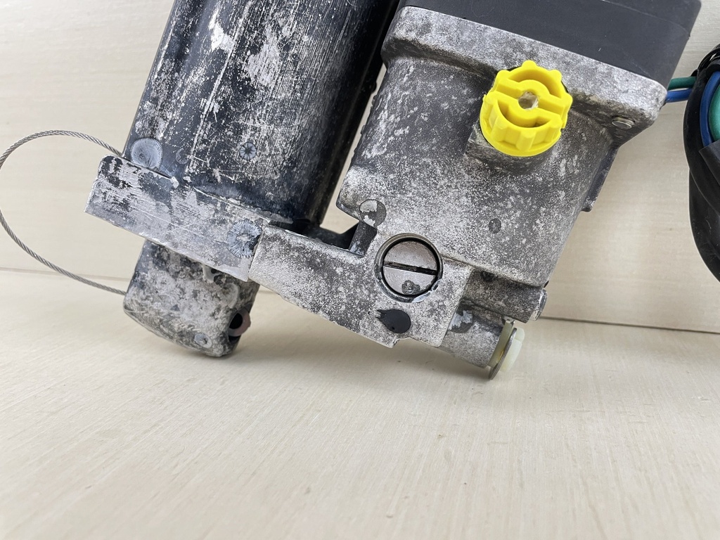 2018 Mercury 90HP 4 Stroke Outboard Power Trim Tilt Unit Assembly 8M0090335