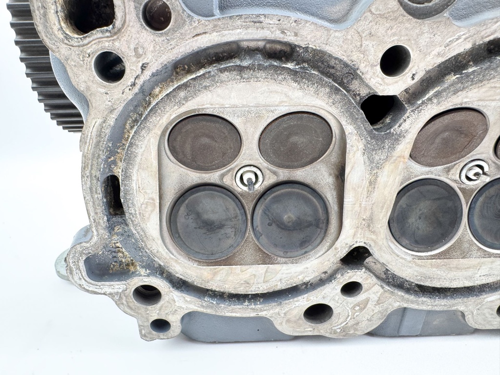 2002 Yamaha 225 HP 4 Stroke Outboard Starboard Cylinder Head 69J-W009A-01-1S OEM