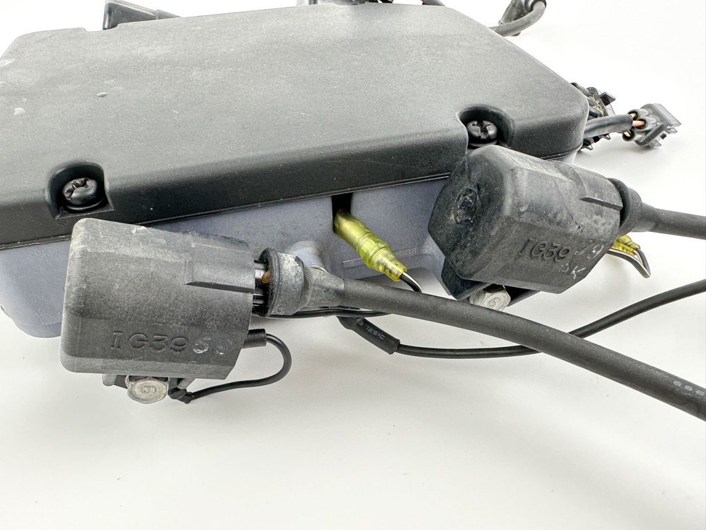 2000 Yamaha 115 HP 2 Stroke Outboard C.D.I CDI Assembly 6N7-85540-01-00 OEM