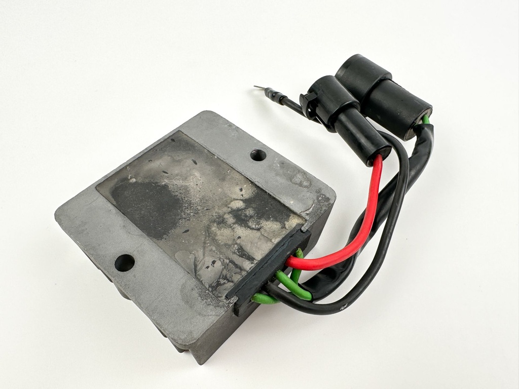 2000 Yamaha 115 HP 2 Stroke Outboard Rectifier & Regulator 6R3-81960-10-00 OEM