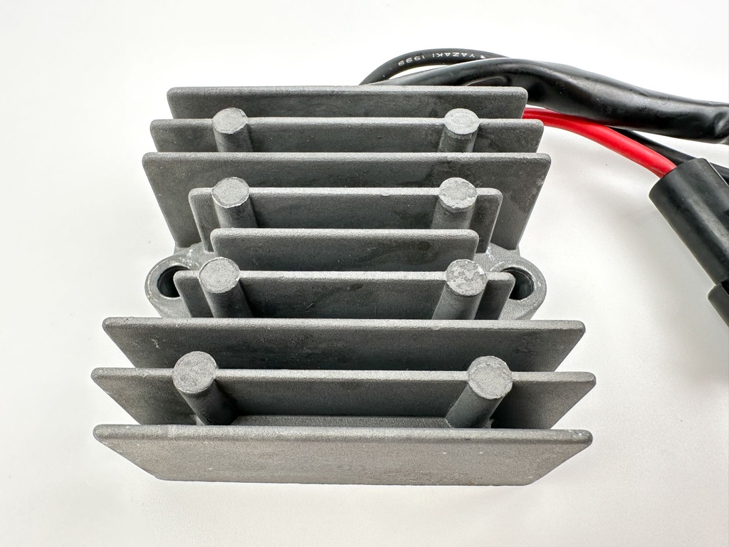 2000 Yamaha 115 HP 2 Stroke Outboard Rectifier & Regulator 6R3-81960-10-00 OEM