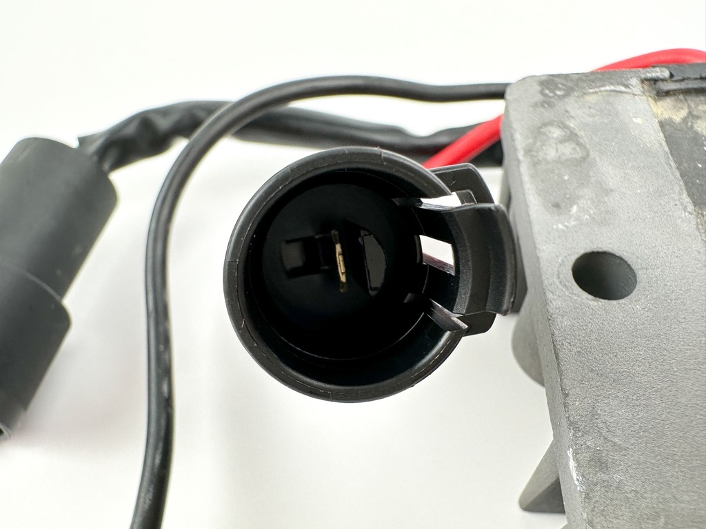 2000 Yamaha 115 HP 2 Stroke Outboard Rectifier & Regulator 6R3-81960-10-00 OEM